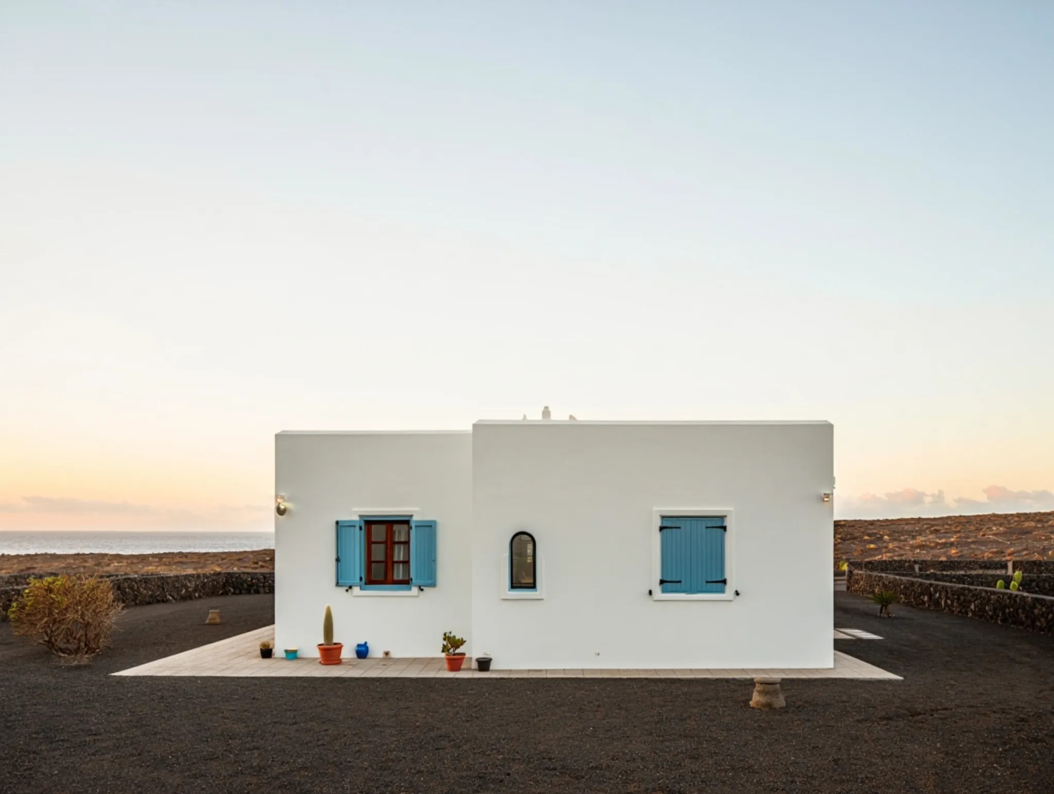 minimalist-villa-exterior-fuerteventura-property